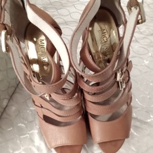 Pre-loved Michael Kors leather 👠